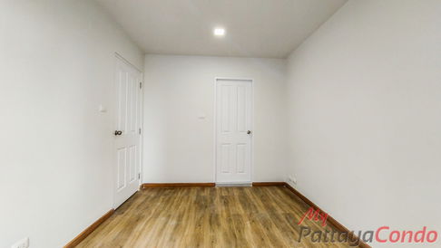 🛏️ 1 ห้องนอน - 🛁 1 ห้องน้ำ - 🏙️ City View - 🌏 ชื่อชาวต่างชาติ - 🏢 S-Fifty Condominium Pattaya - รหัส: SFC05