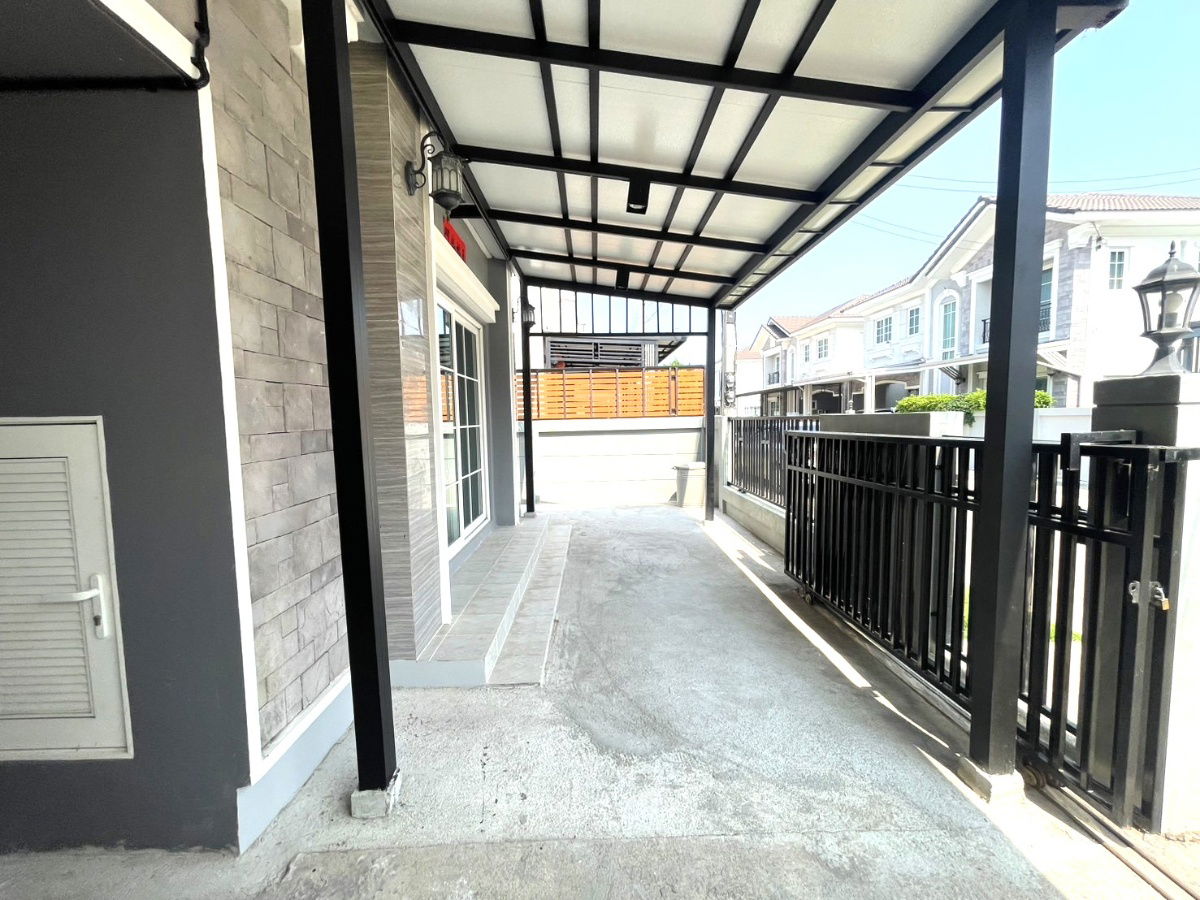 picture Two storey house for rent with 4 bedrooms,3 toilets and 1 kitchen.  - 2/29