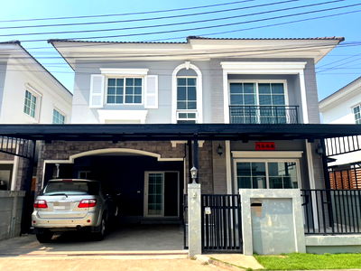 Houses for rent Thonburi Vocational College : Two storey house for rent with 4 bedrooms,3 toilets and 1 kitchen. 