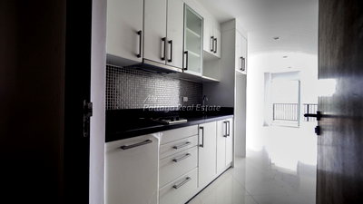 ขายคอนโด : 🛏️ Studio - 🛁 1 ห้องน้ำ - 🏙️ City View - 🇹🇭 ชื่อบริษัท - 🏢 Diamond Suites Resort Pattaya - รหัส: DS21