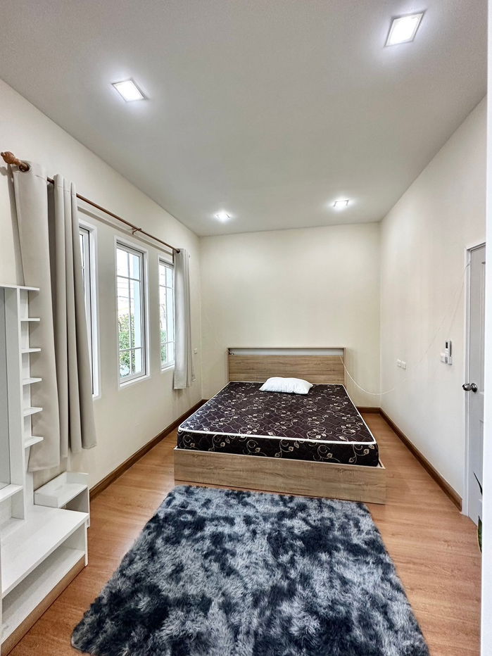 picture Townhouse for rent 4 Bedrooms  and    2 Bathrooms  1 living room. - 14/21