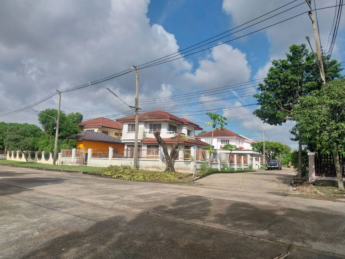 picture Corner detached house for sale Siwalee Village Project, very good location!! If interested, call 088-494-9995 - 1/5