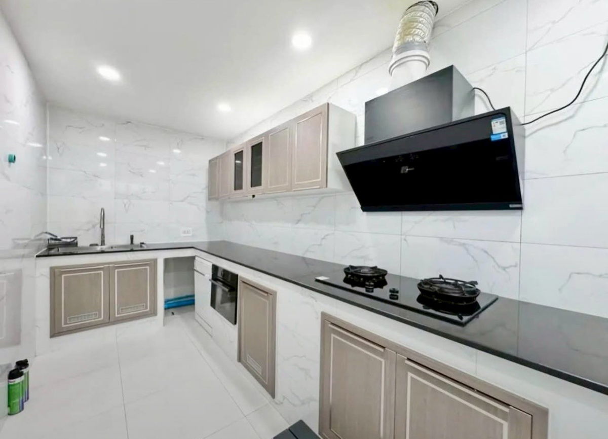 รูป 📢 ให้เช่าโฮมออฟฟิศ 4 ชั้น ตกแต่งหรู ครบครัน B Square พระราม 9 — เหม่งจ๋าย 4 ห้องนอน 3 ห้องน้ำ รีโนเวทใหม่ทั้งหลัง - รูปที่ 8/10