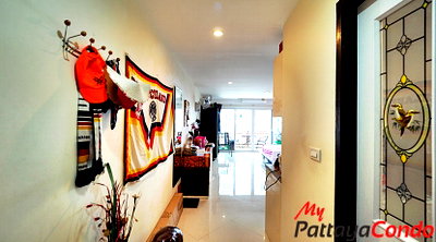 Condos for sale : 🛏️ Studio - 🛁 1 Bath - 🏙️ City View - 🌏 FOREIGN name - 🏢 Emerald Palace Pattaya - Ref: EMP01