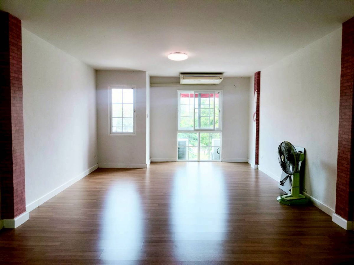 รูป 📢ให้เช่า ทาวน์โฮม /โฮมออฟฟิตห้องมุม 3.5 ชั้น ติด ABAC บางนา  โครงการเมทโทรบิซทาวน์ บรรยากาศสไตล์ยุโรป - รูปที่ 16/25