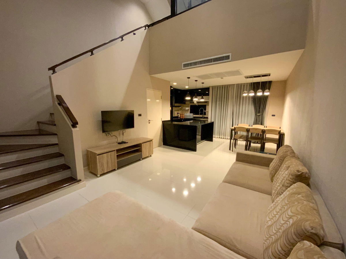 รูป ทาวน์โฮมให้เช่า บ้านกลางเมืองวิภาวดี64 3 ห้องนอน 4 ห้องน้ำ ตกแต่งสวยพร้อมเข้าอยู่ - รูปที่ 1/16