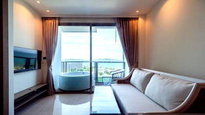 ขายคอนโด : 🛏️ 1 ห้องนอน - 🛁 1 ห้องน้ำ - 🏙️ Sea View - 🇹🇭 ชื่อไทย - 🏢 The Riviera Ocean Drive Jomtien - รหัส: ROD36