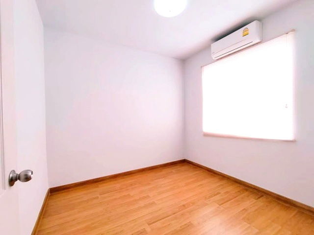 รูป วงแหวน ราชพฤกษ์ 340 วัดสามง่าม บางบัวทอง 2.1 กม. เช่าทาวน์โฮมหรู 2 ชั้น แปลงมุม 28 ตร.วา. 225 ตร.ม. พร้อมเฟอร์ เครื่องใช้ไฟฟ้า 3 นอน 2 น้ำ - รูปที่ 4/8