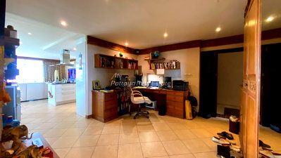 Condos for sale : 🛏️ 3 Bed - 🛁 3 Bath - 🏙️ Sea View - 🌏 FOREIGN name - 🏢 Executive Residence 4 Pattaya - Ref: EXFOUR12