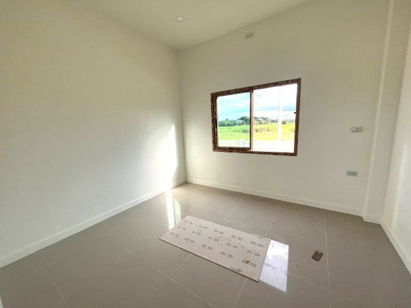 รูป ขายบ้านเดี่ยวชั้นเดียว  3 ห้องนอน  2 ห้องน้ำ  1 ห้องครัว  2 ที่จอดรถ - รูปที่ 6/13