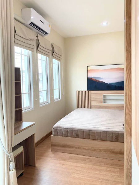 picture Townhouse  for rent   3 bedrooms  and   2 bathrooms  - 13/20
