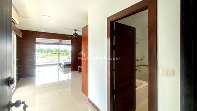 Condos for sale Tesco Lotus South Pattaya : 🛏️ 1 Bed - 🛁 1 Bath - 🏙️ City Views - 🇹🇭 THAI name - 🏢 TW Jomtien Beach Condominium Pattaya - Ref: TW06