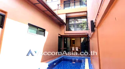 เช่าทาวน์โฮม สถานีวิทยุโทรทัศน์ทีวีสีช่อง 3 : 🔼🔽 AccomA 📩 Home Office,Private Swimming Pool,Penthouse 4 BR Townhouse in Khlong Tan Nuea (13002624)