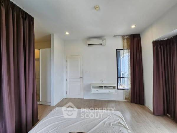 รูป คอนโด 2-ห้องนอน ที่ เอส วัน พระราม 9 ใน สวนหลวง (ID 2340892) - รูปที่ 2/14