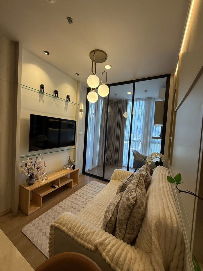 picture  The Issara               Sathorn - 16/18