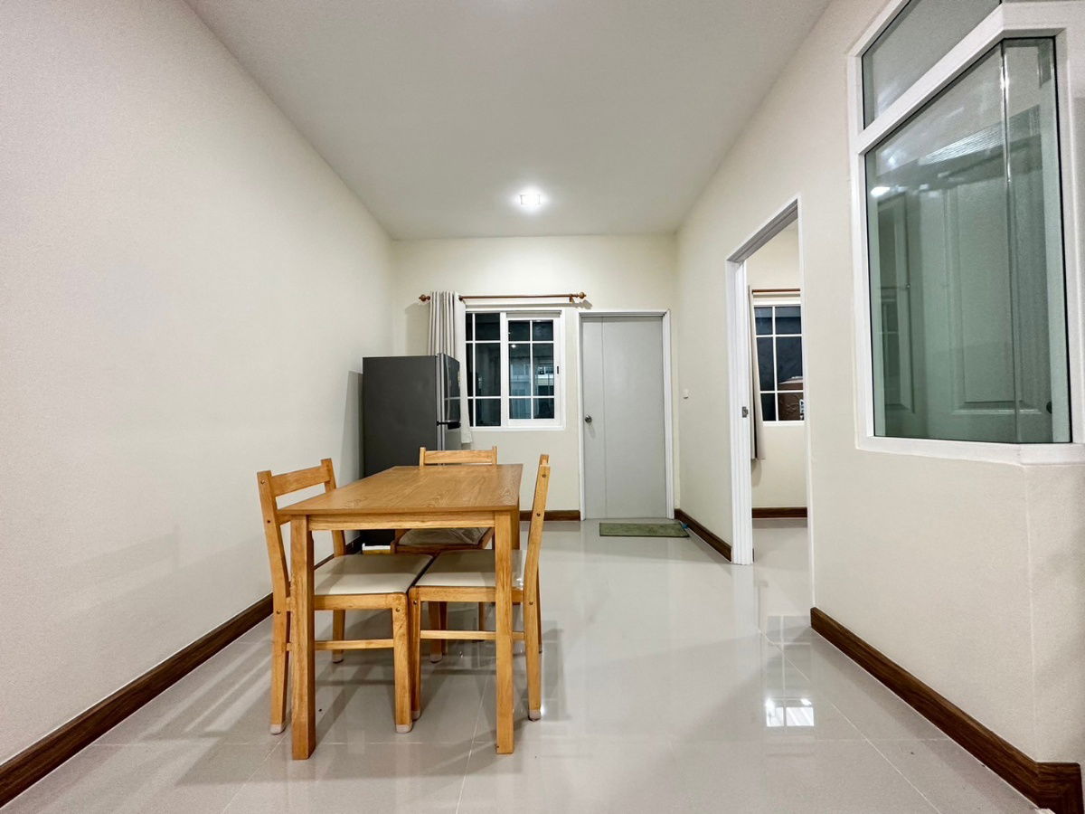 picture Townhouse for rent 4 Bedrooms  and    2 Bathrooms  1 living room. - 6/21