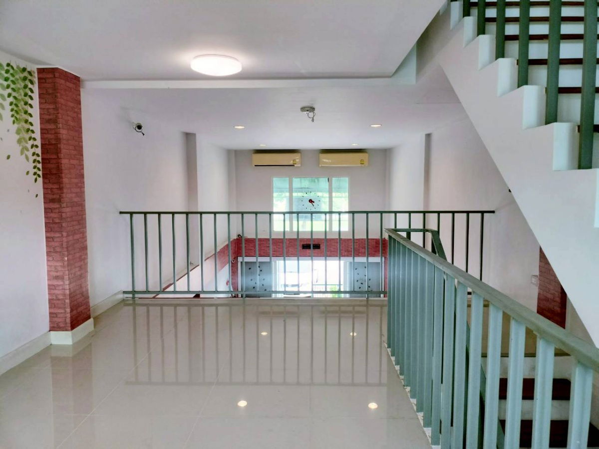 รูป 📢ให้เช่า ทาวน์โฮม /โฮมออฟฟิตห้องมุม 3.5 ชั้น ติด ABAC บางนา  โครงการเมทโทรบิซทาวน์ บรรยากาศสไตล์ยุโรป - รูปที่ 12/25