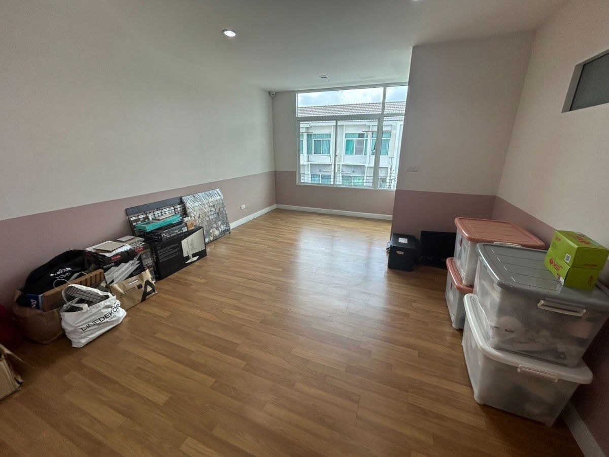 picture Near Clubhouse, Beautiful Built-in!! Townhome for Rent – The Metro Rattanathibet, 3 Floors, 18.7 Sq.wah, Close to MRT Sai Ma - 17/25