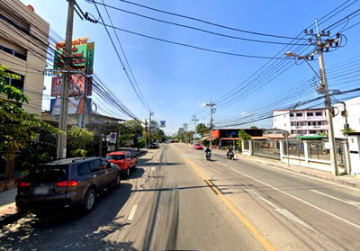 ที่ดิน เขตลาดพร้าว : ขายที่ดินพร้อมสิ่งปลูกสร้าง ติดถนนลาดปลาเค้า เดินทางสะดวก