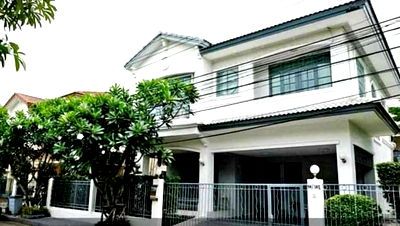 Houses for rent : Single house for rent in Manthana Srinakarin Village 💛 Fully furnished. Interested? Line ID: @951qfbfi