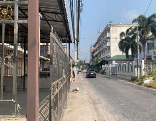 รูป  ให้เช่าอาคารพาณิชย์ 2 คูหา 4.5 ชั้น ริมถนนลาดกระบัง เข้าซอยไม่ลึก แอร์ 10 เครื่อง  ใกล้ โรบินสัน ลาดกระบัง เหมาะเป็นสำนักงาน จดบริษัทได้ - รูปที่ 2/16