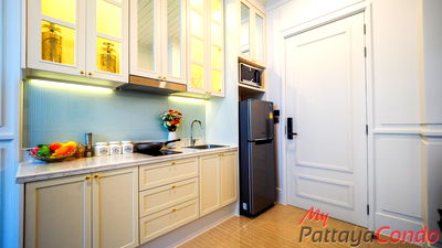 ขายคอนโด : 🛏️ 1 ห้องนอน - 🛁 1 ห้องน้ำ - 🏙️ Pool Views - 🌏 ชื่อชาวต่างชาติ - 🏢 Grand Florida Beachfront Resort Pattaya - รหัส: GF05