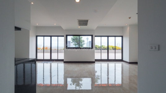 🛏️ 4 Bed - 🛁 4 Bath - 🏙️ Sea View - 🌏 FOREIGN name - 🏢 The Axis Pattaya - Ref: AXIS48