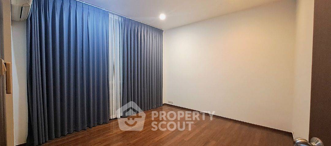 รูป ทาวน์เฮาท์ 4-ห้องนอน ที่ โลตัส พอยท์ เอกมัย ใกล้ BTS เอกมัย (ID 2342638) - รูปที่ 34/41