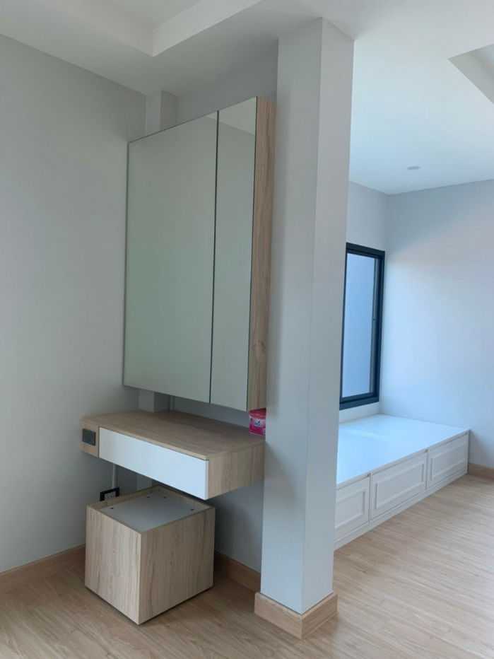 picture Two storey House for rent with 3 bedrooms,3 toilets and 1 kitchen. - 17/37