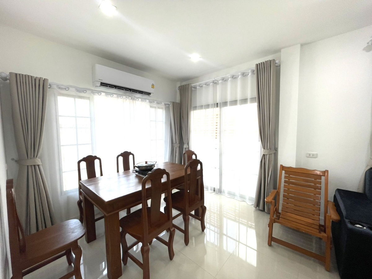 picture Two storey house for rent with 4 bedrooms,3 toilets and 1 kitchen.  - 5/29