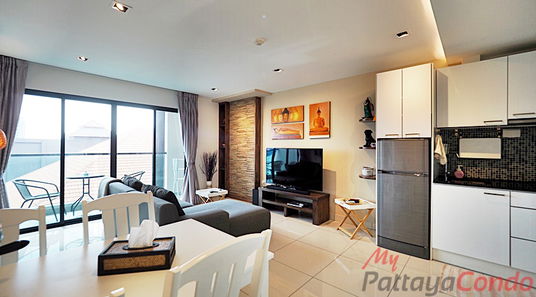 🛏️ 2 ห้องนอน - 🛁 2 ห้องน้ำ - 🏙️ Sea Views - 🌏 ชื่อชาวต่างชาติ - 🏢 Siam Oriental Plaza Condominium Pattaya - รหัส: SOP01