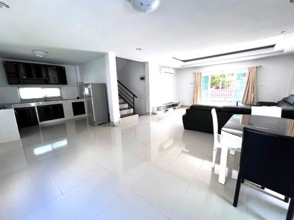 รูป ให้เช่าบ้านเดี่ยวสองชั้น  3 ห้องนอน 4 ห้องน้ำ 1  ห้องครัว - รูปที่ 5/15