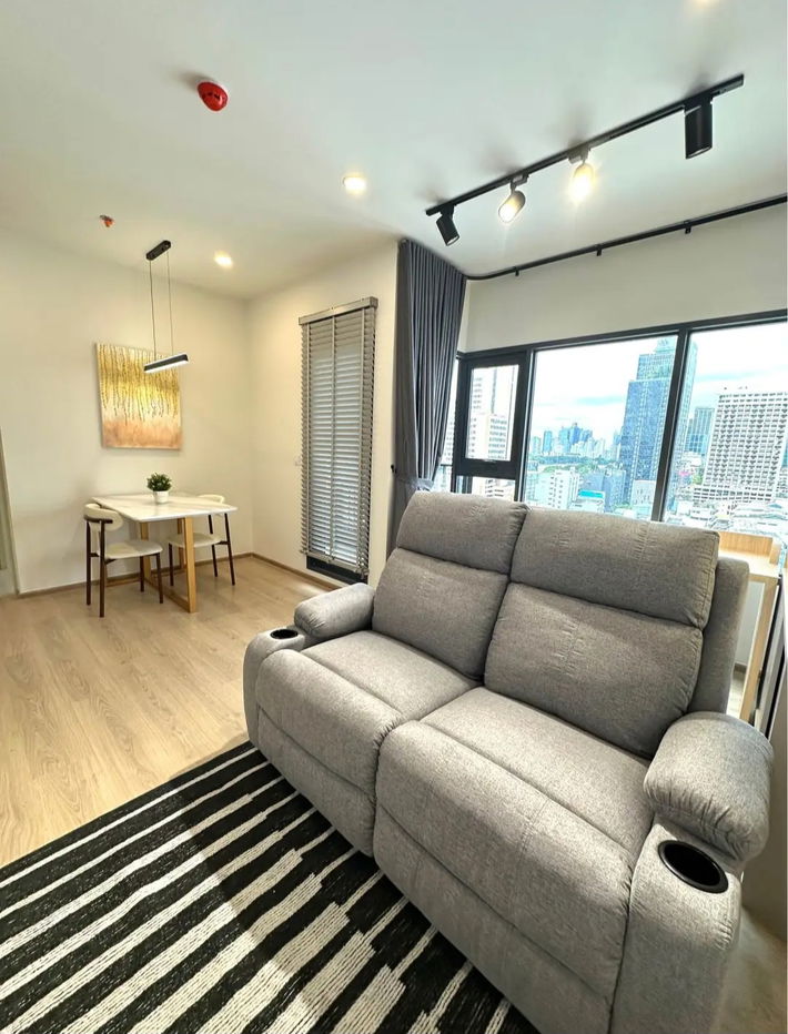 รูป ให้เช่า 📍 Life Rama 4 - Asoke 📍 ใกล้ MRT ศูนย์สิริกิติ์ 2 ห้องนอน เฟอร์นิเจอร์ และ เครื่องใช้ไฟฟ้าครบ  - รูปที่ 7/9