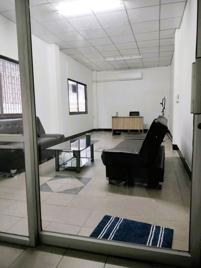 รูป ใครไม่ขายเราขาย!! ราคานี้มีแค่ตึกเดียว! หลุดแล้วหลุดเลย! ขายตึกแถว อาคารพาณิชย์ 13.4 ตารางวา 5 ชั้น ติดถนน มหาจักร เยาวราช สำเพ็ง พร้อมทำโฮสเทล  - รูปที่ 6/8