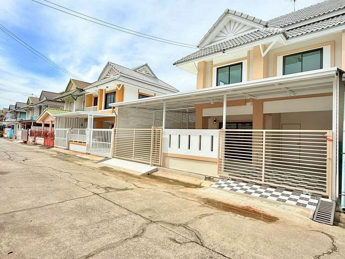 รูป บ้านสวยจริง 4 ห้องนอน  จอดรถได้ 3 คัน หมู่บ้านพฤกษา 19  ถนนวัดลาดปลาดุก  บางบัวทอง   รีโนเวทใหม่   ใกล้เซ็นทรัล เวสเกต - รูปที่ 2/20