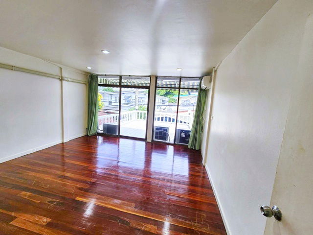 รูป ใหม่ กว้างขวาง สถานีกลางบางซื่อ ใกล้ ประชาชื่น6 ทำเลแยกสะพาน 99 3นอน ให้เช่าทาวน์เฮ้าส์ 2 ชั้น 25 ตร.วา 200 ตร.ม. . MRT เตาปูน 1.7 กม. - รูปที่ 5/8