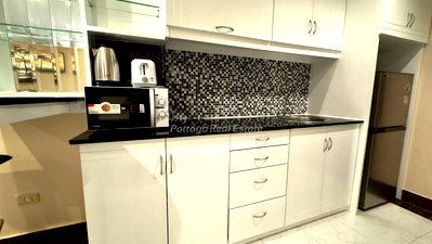 Condos for sale : 🛏️ Studio - 🛁 1 Bath - 🏙️ Sea View - 🌏 FOREIGN name - 🏢 View Talay 8 Condo Jomtien Beach - Ref: VT803