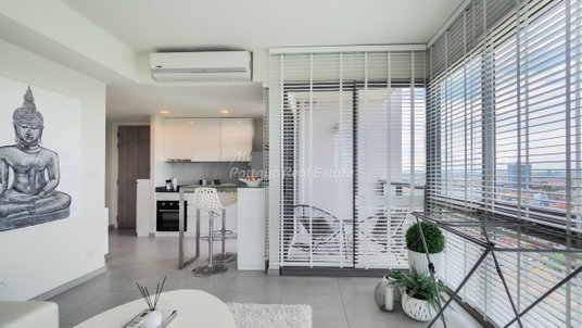 🛏️ 2 ห้องนอน - 🛁 2 ห้องน้ำ - 🏙️ Sea View - 🌏 ชื่อชาวต่างชาติ - 🏢 UNIXX South Pattaya - รหัส: UNIXX86