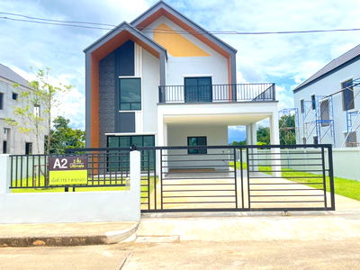 บ้านเดี่ยว ม.ชินวัตร : ขายบ้านเดี่ยวสองชั้น  3 ห้องนอน  4 ห้องน้ำ  1 ห้องครัว  2 ที่จอดรถ
