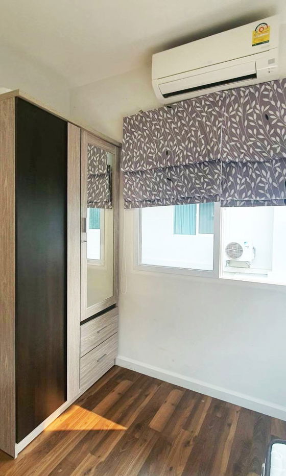 picture Two storey house for rent with 3 bedrooms,3 toilets and 1 kitchen.  - 11/12