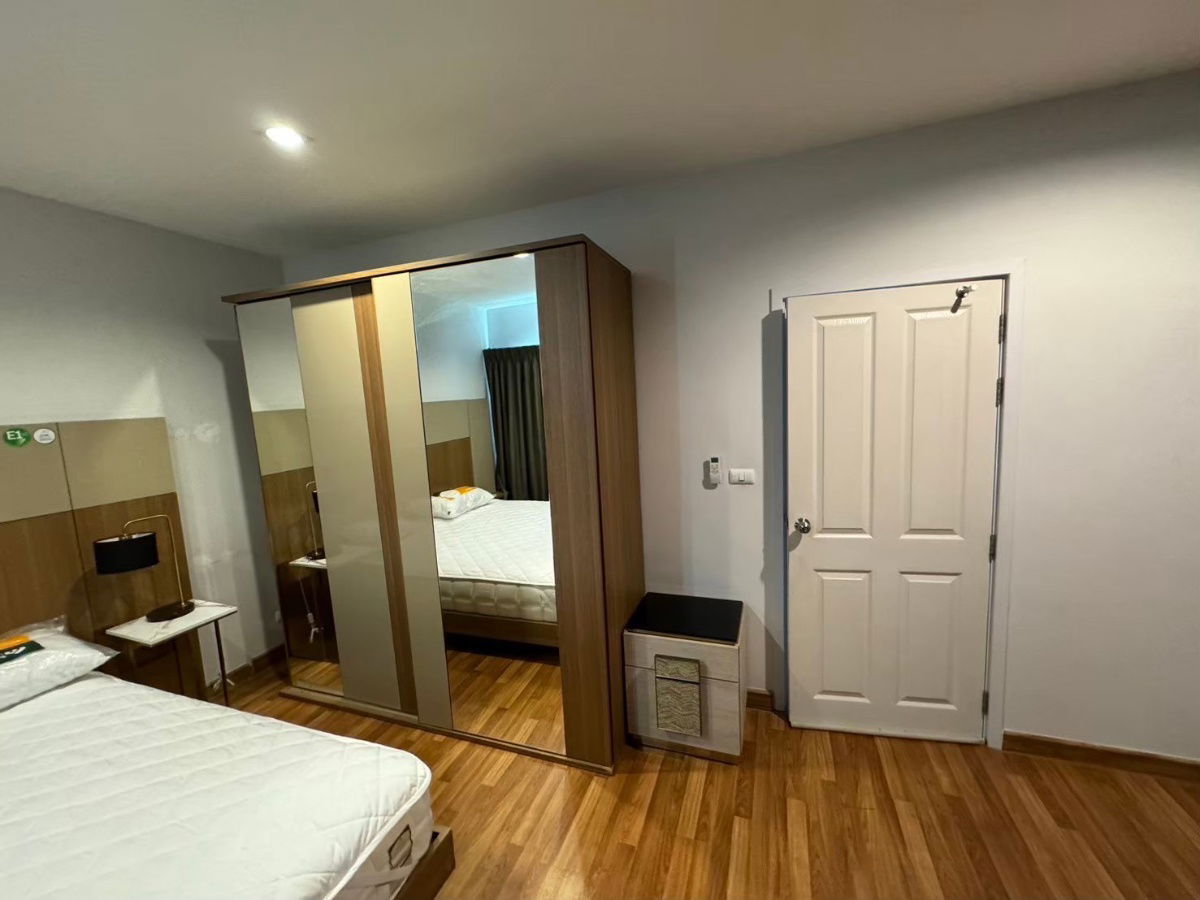 picture Townhouse for rent, 2 floors, 3 bedrooms, 2 bathrooms, 2 parking spaces,The Trust Townhome Rangsit-Klong 1     18,000/MONTH - 4/24