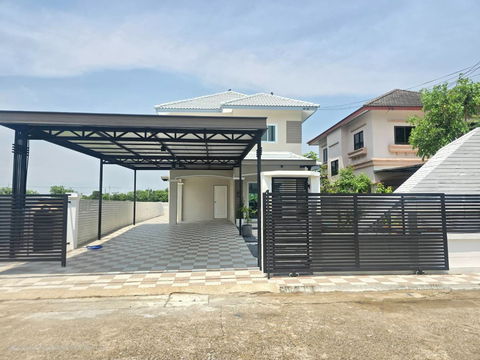 บ้านเดี่ยว หลังใหญ่ รีโนเวทใหม่ หมู่บ้าน เคซีการ์เด้นโฮม15  ถนนนิมิตใหม่ ซอย40 คลองสามวา เนื้อที่กว้าง แถมเฟอร์นิเจอร์ พร้อมอยู่