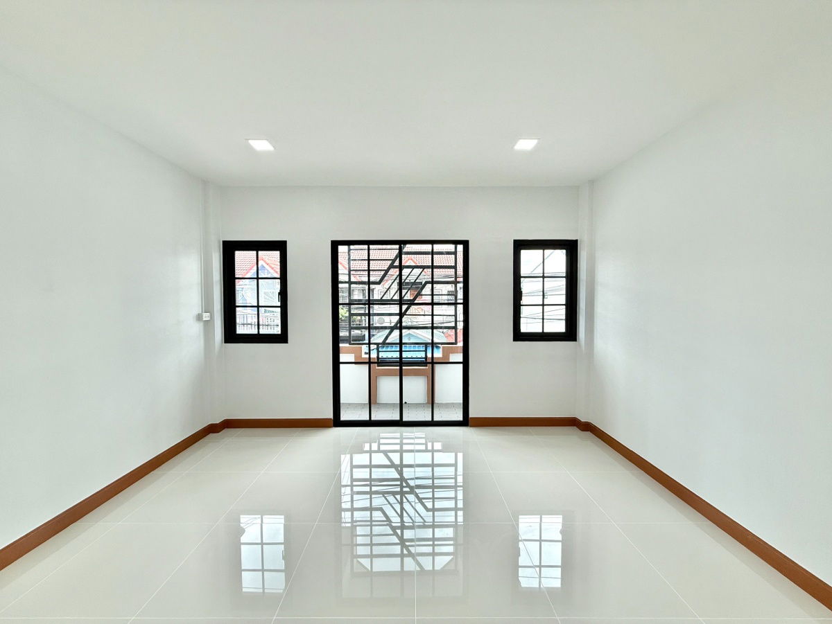 รูป ทาวน์เฮ้าส์ 2ชั้น รีโนเวทใหม่ ทำเลดี  หมู่บ้าน มนชญา1 ถนนสายไหม 21 แถมเฟอร์นิเจอร์ พร้อมอยู่ ใกล้รถไฟฟ้า สนามบิน - รูปที่ 15/23