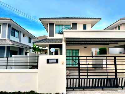 บ้านเดี่ยว นิคมอมตะซิตี้ : ขายบ้านรีโวเวทใหม่ทั้งหลัง ม.ไลฟ์แอทบางละมุง ฟรีโอน!!