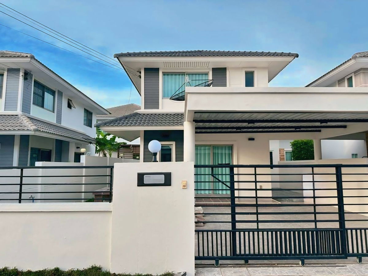 รูป ขายบ้านรีโวเวทใหม่ทั้งหลัง ม.ไลฟ์แอทบางละมุง ฟรีโอน!! - รูปที่ 1/14