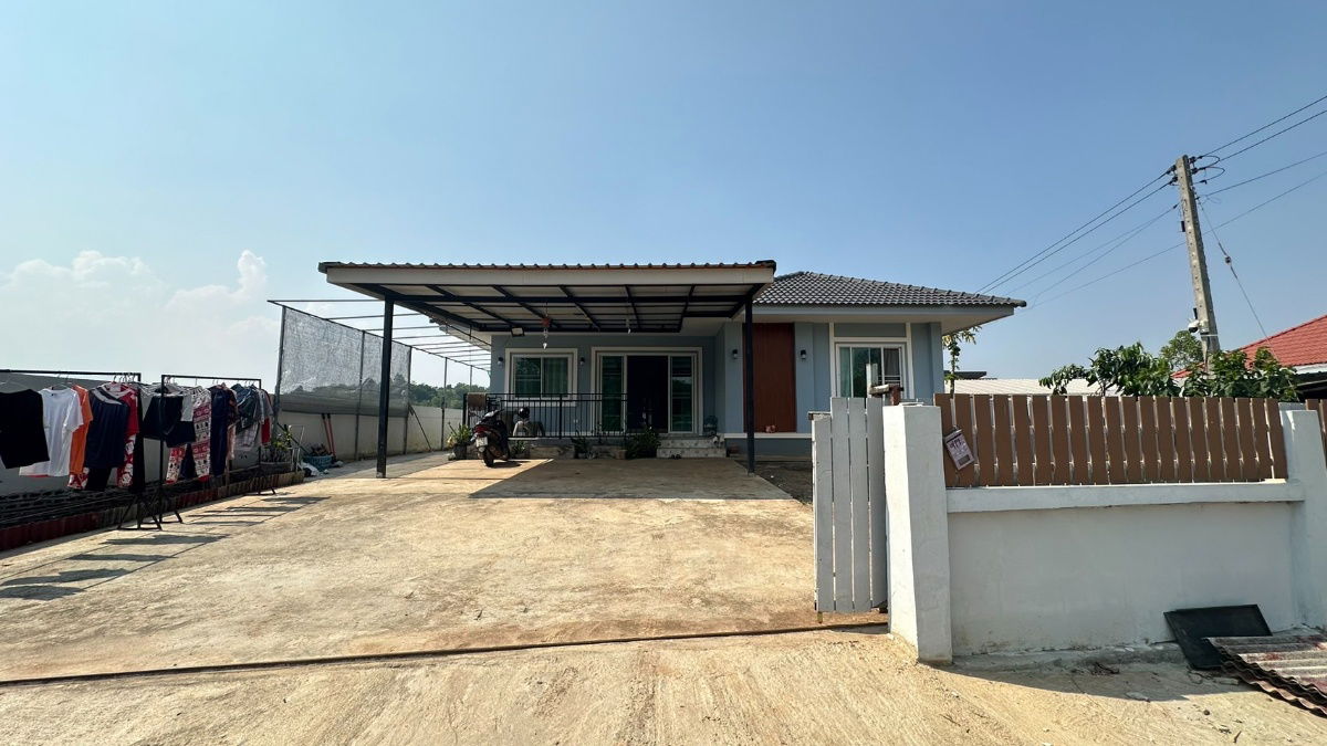 picture House for  rent  with  3 bedrooms   and  2 toilets. - 1/24