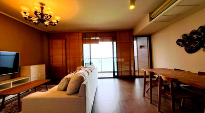 Condos for sale : 🛏️ 2 Bed - 🛁 2 Bath - 🏙️ Sea View - 🌏 FOREIGN name - 🏢 Zire WongAmat Pattaya - Ref: ZIR18