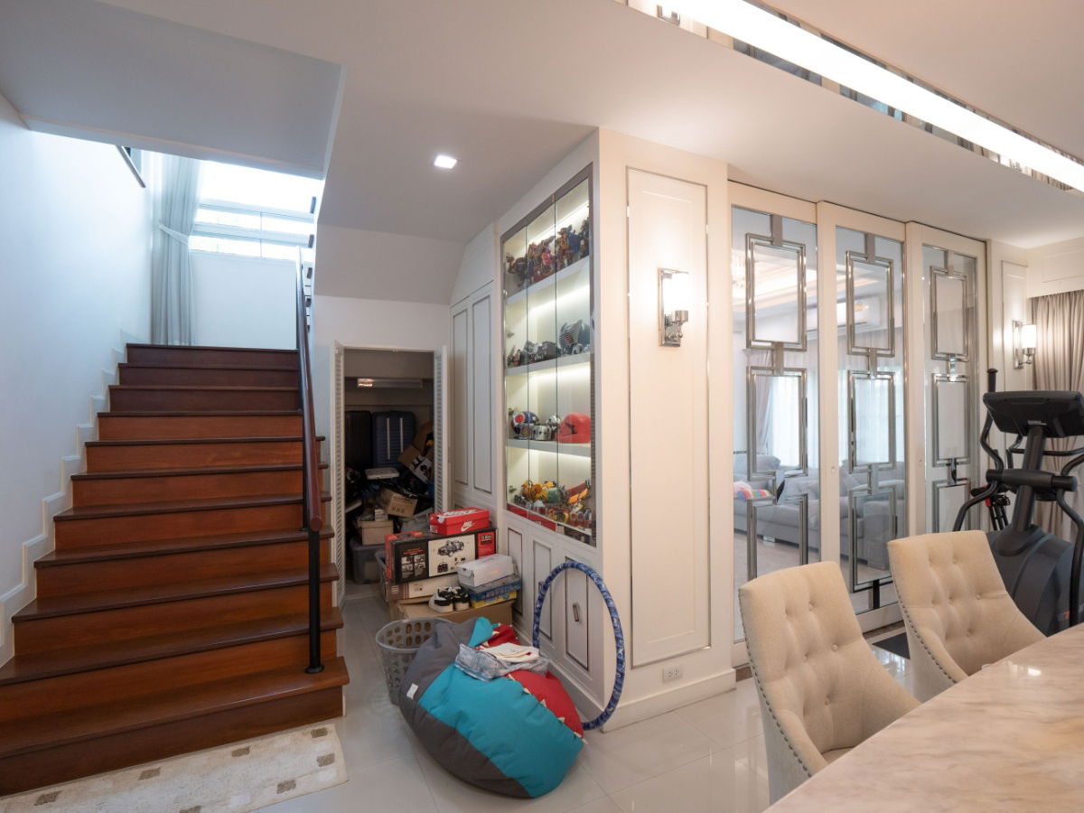 รูป ขายบ้าน หลังมุม ไซส์ใหญ่สุด 5 นอน 5 น้ำ 3 จอด บางกอกบูเลอวาร์ด สาธร ปิ่นเกล้า 1 บางกอกแอสเซท ขนาด 77 ตรว. พื้นที่ใช้สอย 350 ตรม. สภาพดีมาก - รูปที่ 31/72