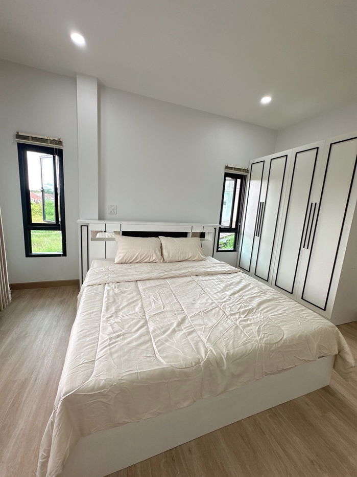 รูป  ขายบ้านเดี่ยว 2 ชั้น  3 ห้องนอน  3 ห้องน้ำ  1 ห้องครัว  2 ที่จอดรถ - รูปที่ 8/17