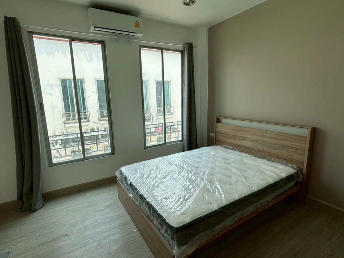 picture Rent Ban Klang Muang British Town Srinakarin near TSIS fully furnished - 10/18